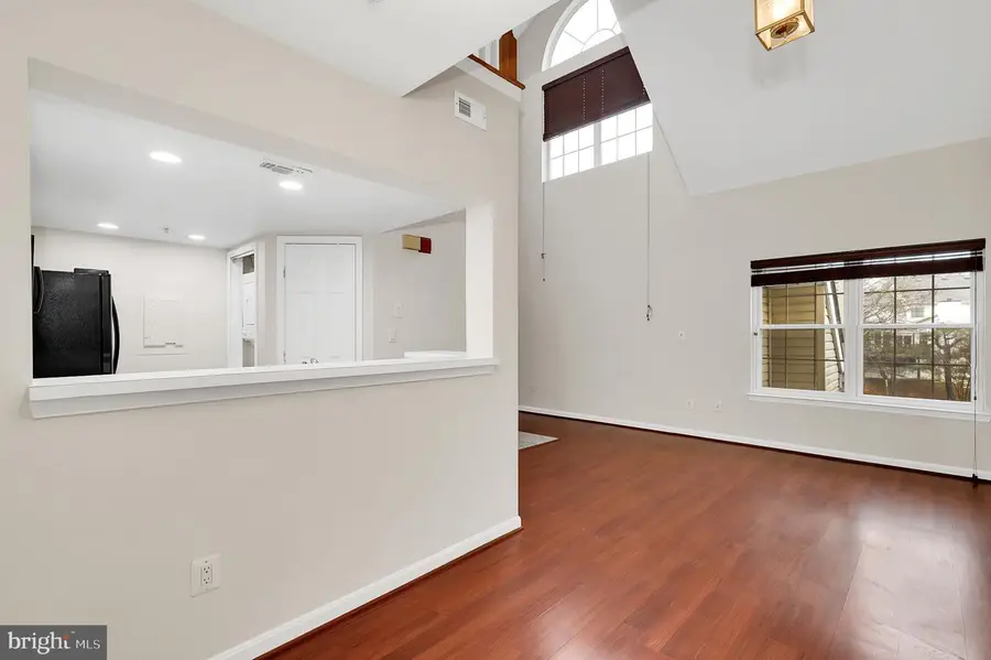 913 Hillside Lake Ter #413, Gaithersburg, MD 20878 - #2