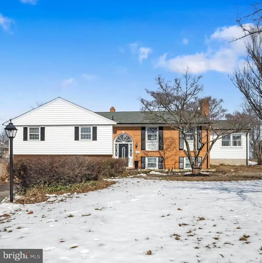 18901 Bloomfield Rd, Olney, MD 20832 - #2