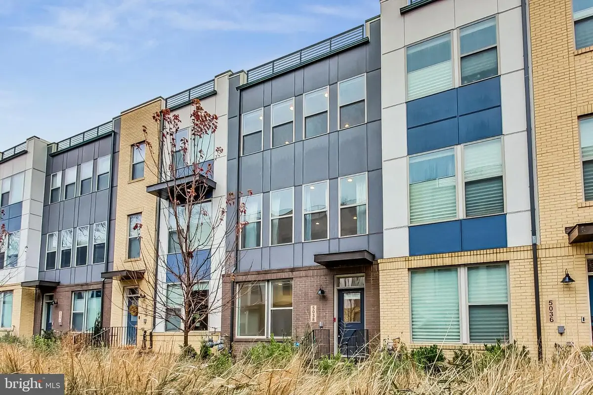 5038 Oakmoore Dr, Rockville, MD 20852 - #1