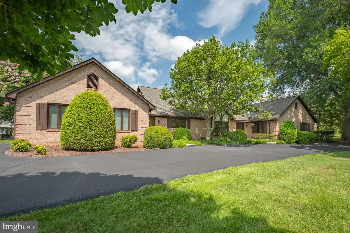 11301 Crossing Glen Ct, Potomac, MD 20854 - #1