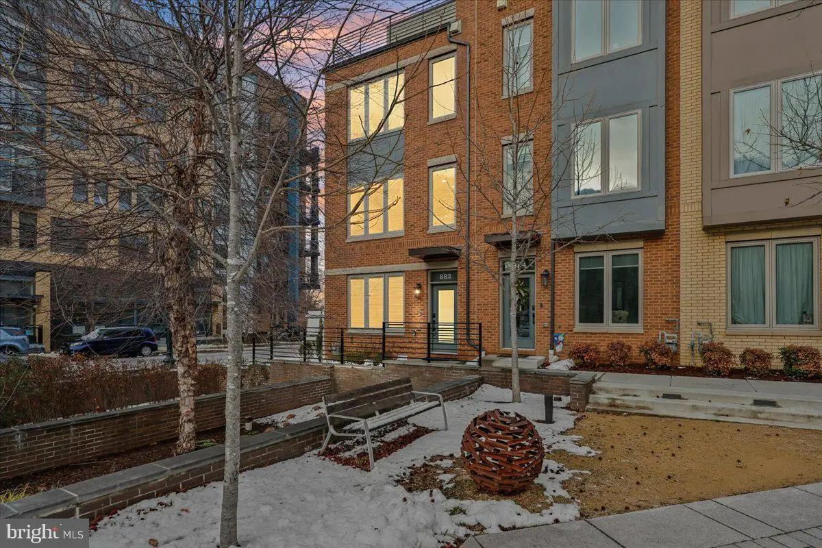 882 Thompson Cres #28, Rockville, MD 20852 - #1