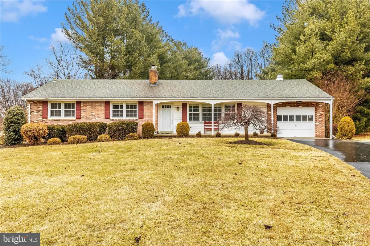 9811 Watkins Rd, Gaithersburg, MD 20882 - #1