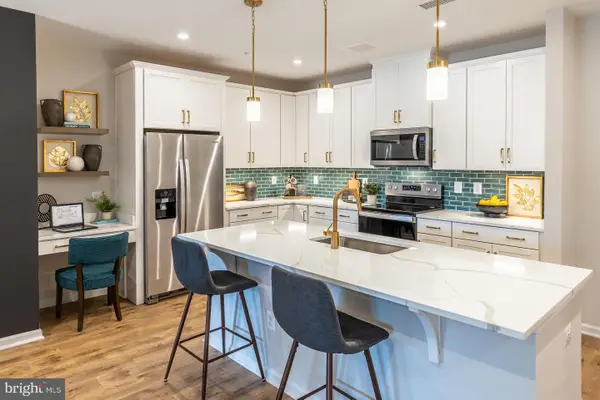 13220 Petrel St #4304, CLARKSBURG, MD 20871