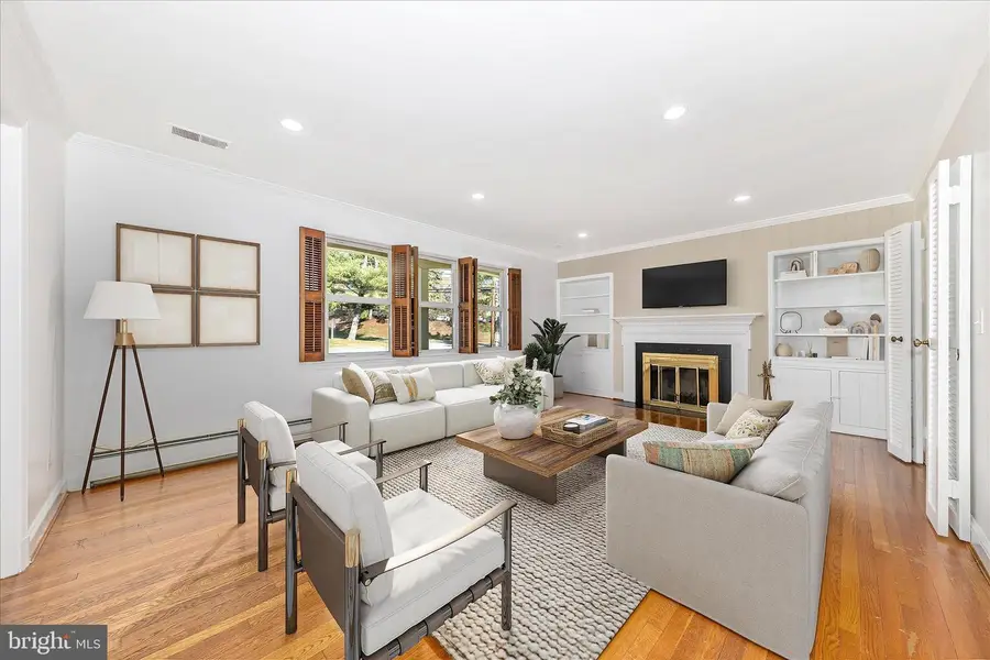 9504 Veirs Dr, Rockville, MD 20850 - #3