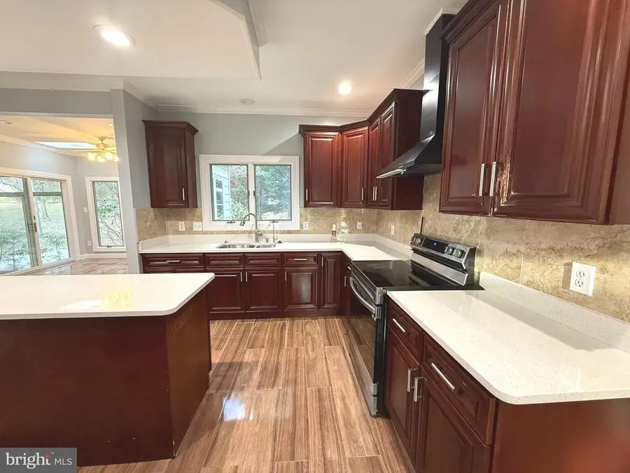 5 Nocturne Ct, Rockville, MD 20850 - #2