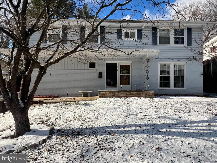 11412 Fairoak Dr, Silver Spring, MD 20902 - #2