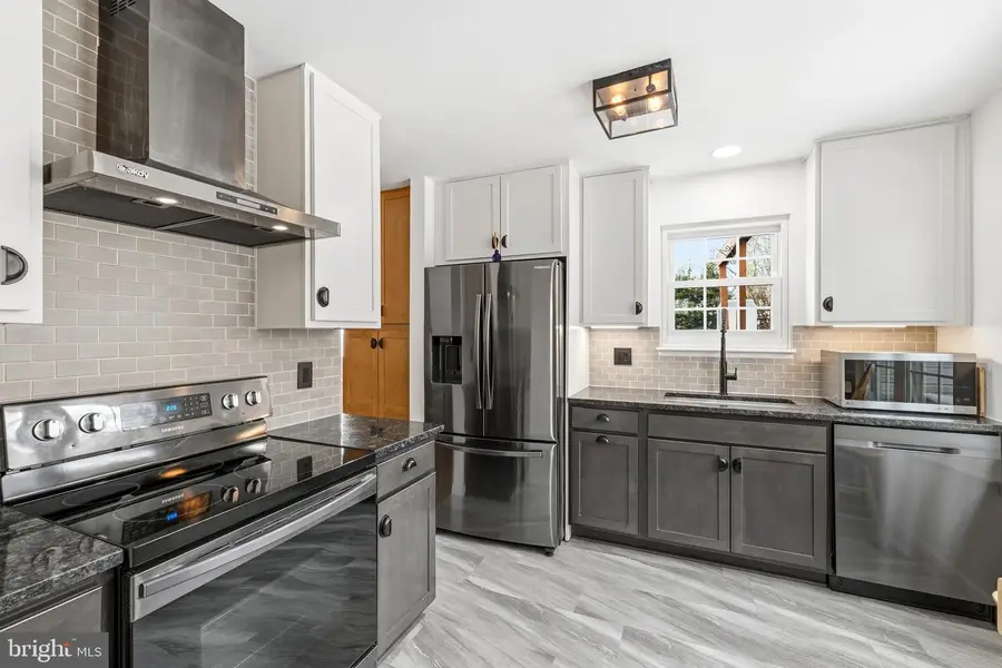 20550 Neerwinder St, Germantown, MD 20874 - #2