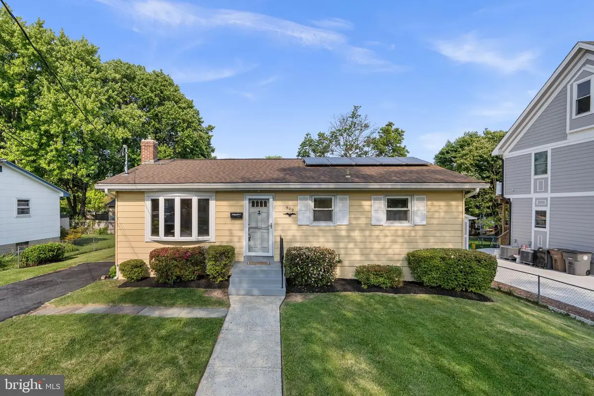 909 1st St, Rockville, MD 20850 - #1