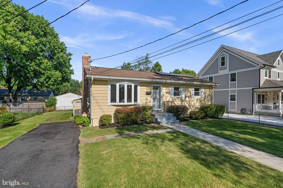 909 1st St, Rockville, MD 20850 - #2