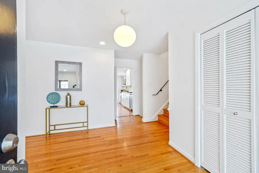 9213 Friars Rd, Bethesda, MD 20817 - #2