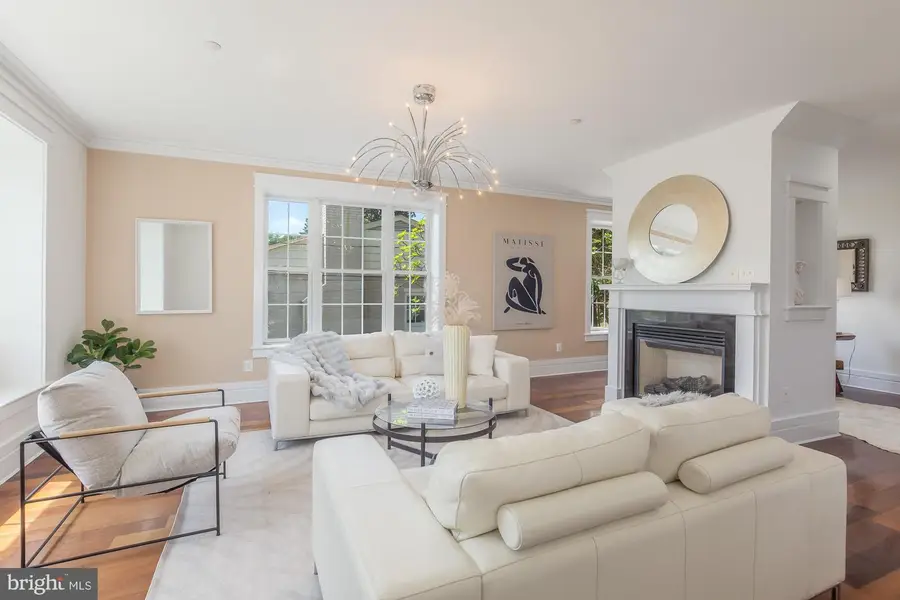 9715 Singleton Dr, Bethesda, MD 20817 - #3