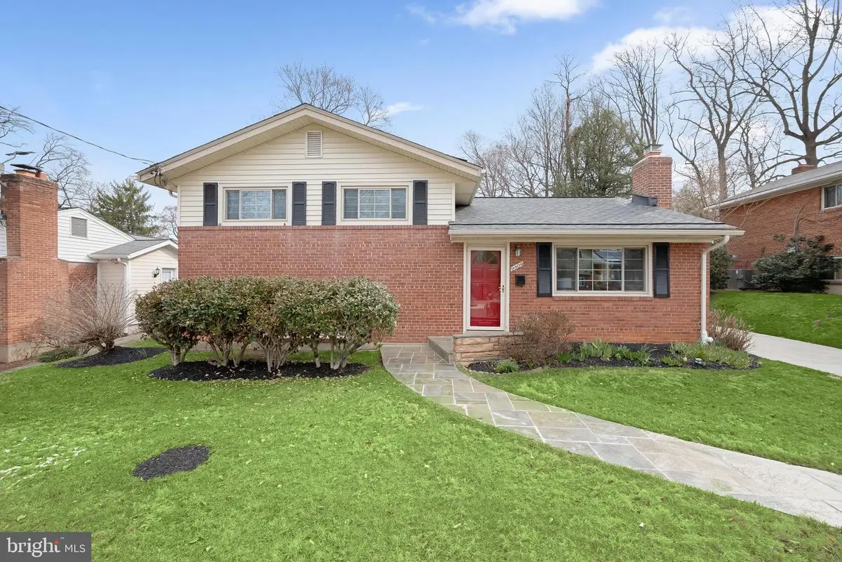 9809 Holmhurst Rd, Bethesda, MD 20817 - #1