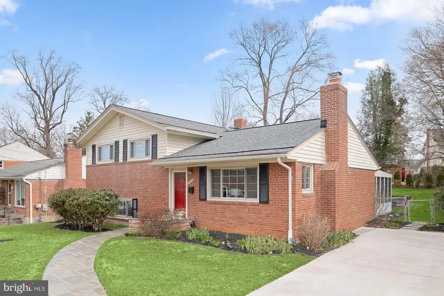 9809 Holmhurst Rd, Bethesda, MD 20817 - #2