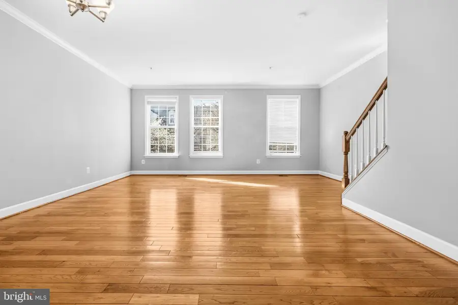 563 Pelican Ave, Gaithersburg, MD 20877 - #3