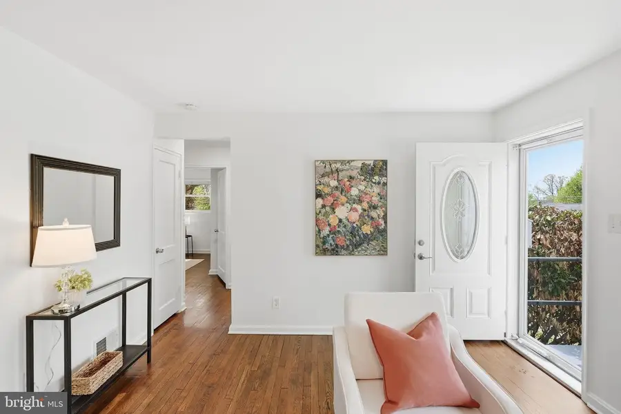 4421 Jupiter St, Rockville, MD 20853 - #2