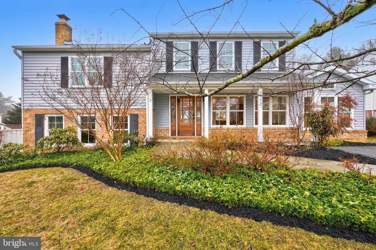 19237 Dimona Dr, Brookeville, MD 20833 - #1