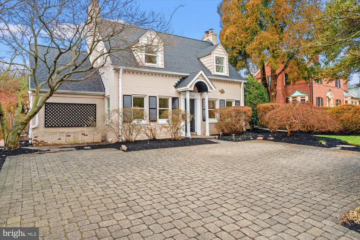 5706 Wilson Ln, Bethesda, MD 20817 - #1