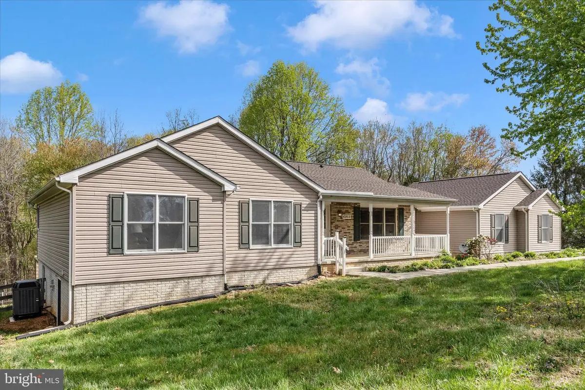 6955 Annapolis Rock Rd, Woodbine, MD 21797 - #1
