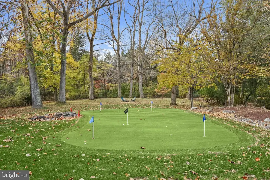 8512 Burning Tree Rd, Bethesda, MD 20817 - #2