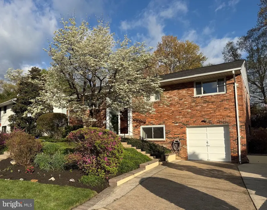 6017 Cheshire Dr, Bethesda, MD 20814 - #3