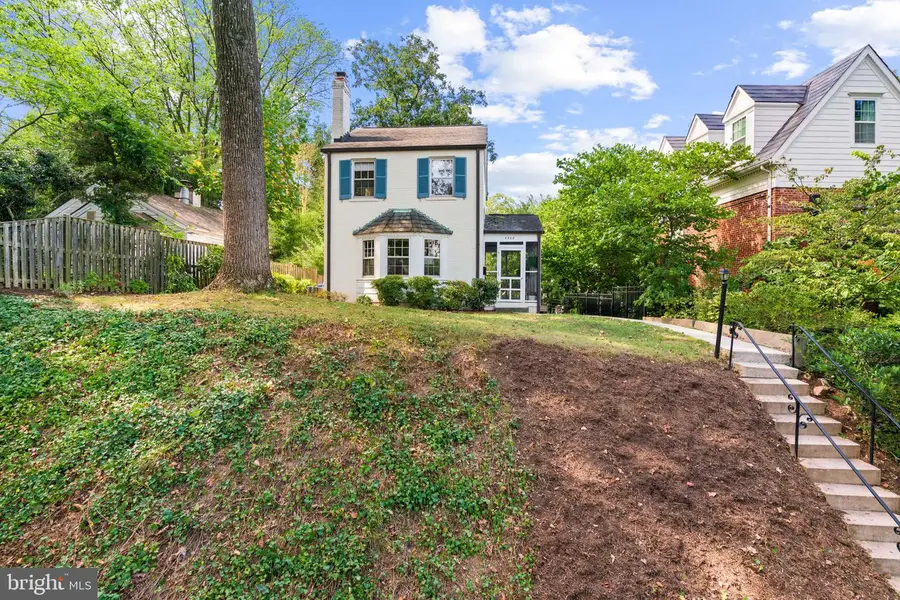 4908 Crescent St, Bethesda, MD 20816 - #3