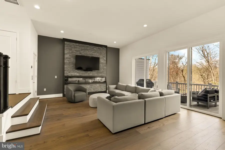 3737 Glenmoor Reserve Ln, Chevy Chase, MD 20815 - #2