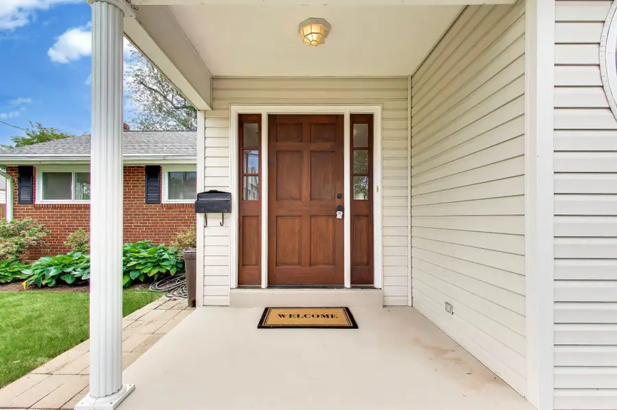 6306 Lone Oak Dr, Bethesda, MD 20817 - #2