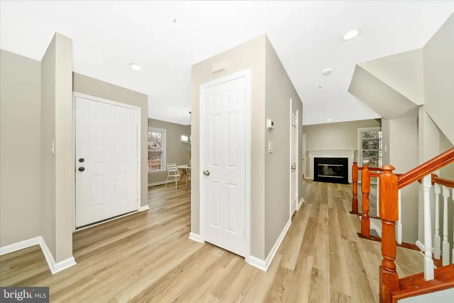 8648 Fountain Valley Dr, Montgomery Village, MD 20886 - #3