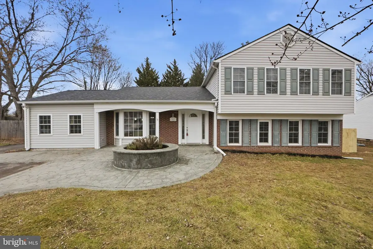 19821 Spurrier Ave, Poolesville, MD 20837 - #1