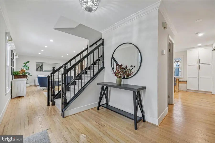 4 Olmstead Ct, Potomac, MD 20854 - #2