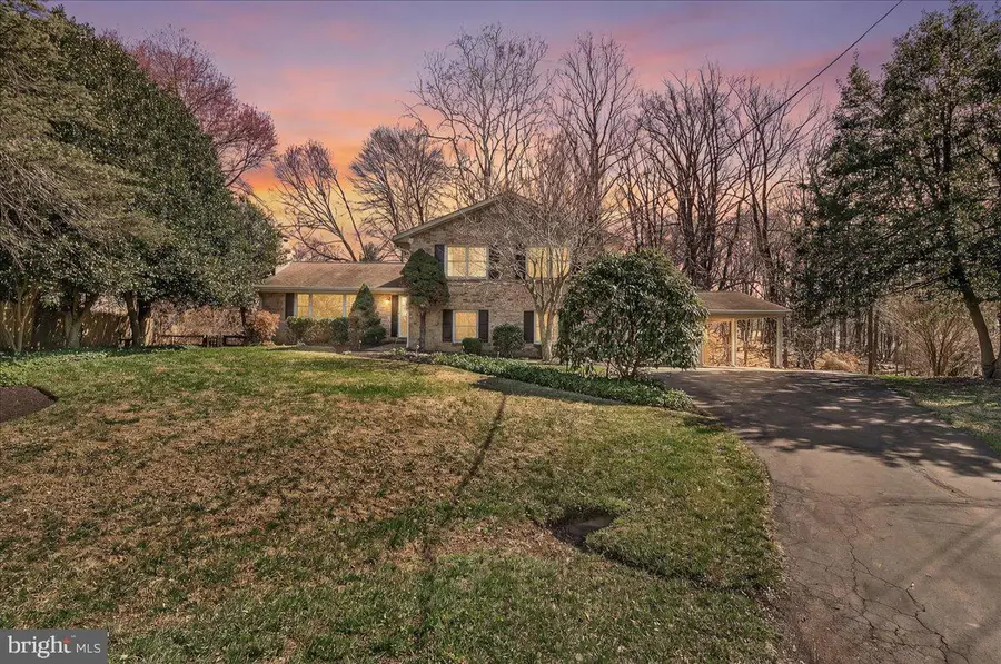 19005 Plummer Dr, Germantown, MD 20876 - #2