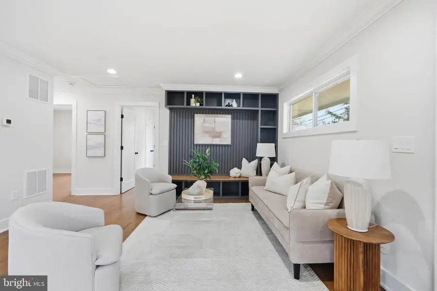 13711 Parkland Dr, Rockville, MD 20853 - #2