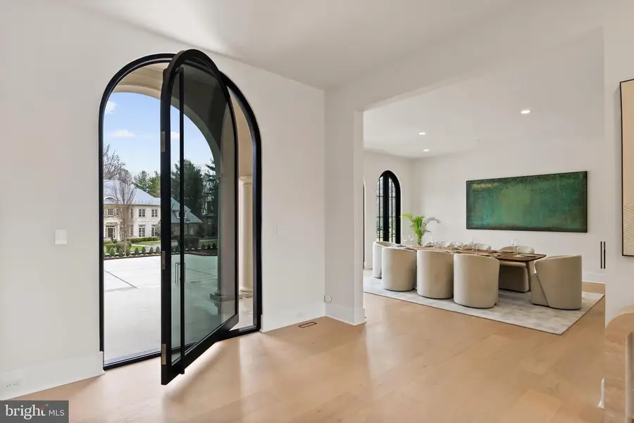 7112 Natelli Woods Ln, Bethesda, MD 20817 - #3