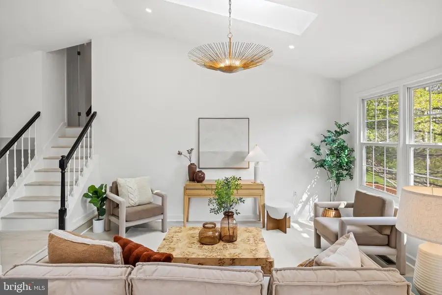 5 Solitaire Ct, Gaithersburg, MD 20878 - #2