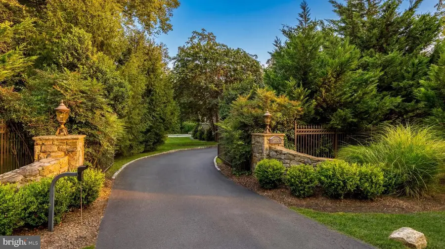 9250 Persimmon Tree Rd, Potomac, MD 20854 - #2