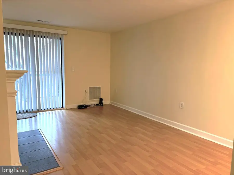 18120 Chalet Dr #11-204, Germantown, MD 20874 - #3