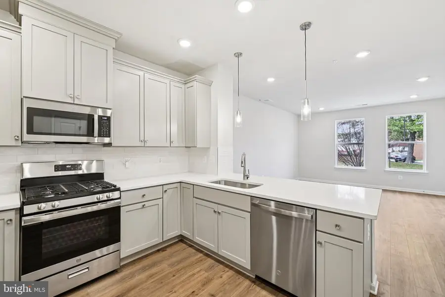 19566 Village Walk Dr, Montgomery Village, MD 20886 - #3