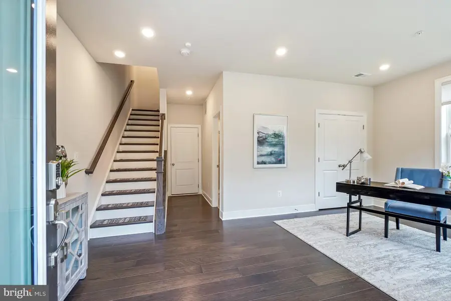 114 Dickenson Dr, Gaithersburg, MD 20878 - #3