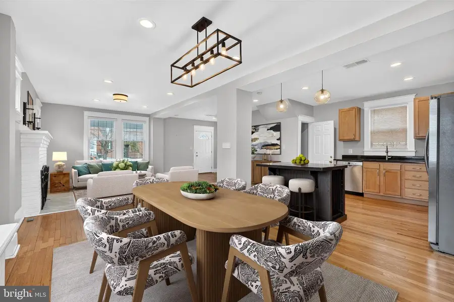 7903 Woodbury Dr, Silver Spring, MD 20910 - #3