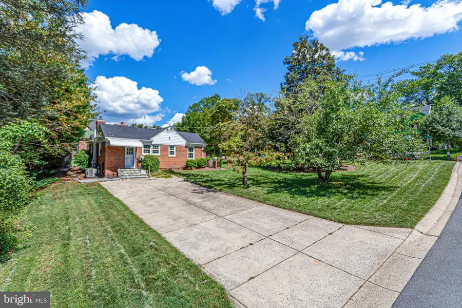 7100 Western Ave, Chevy Chase, MD 20815 - #2