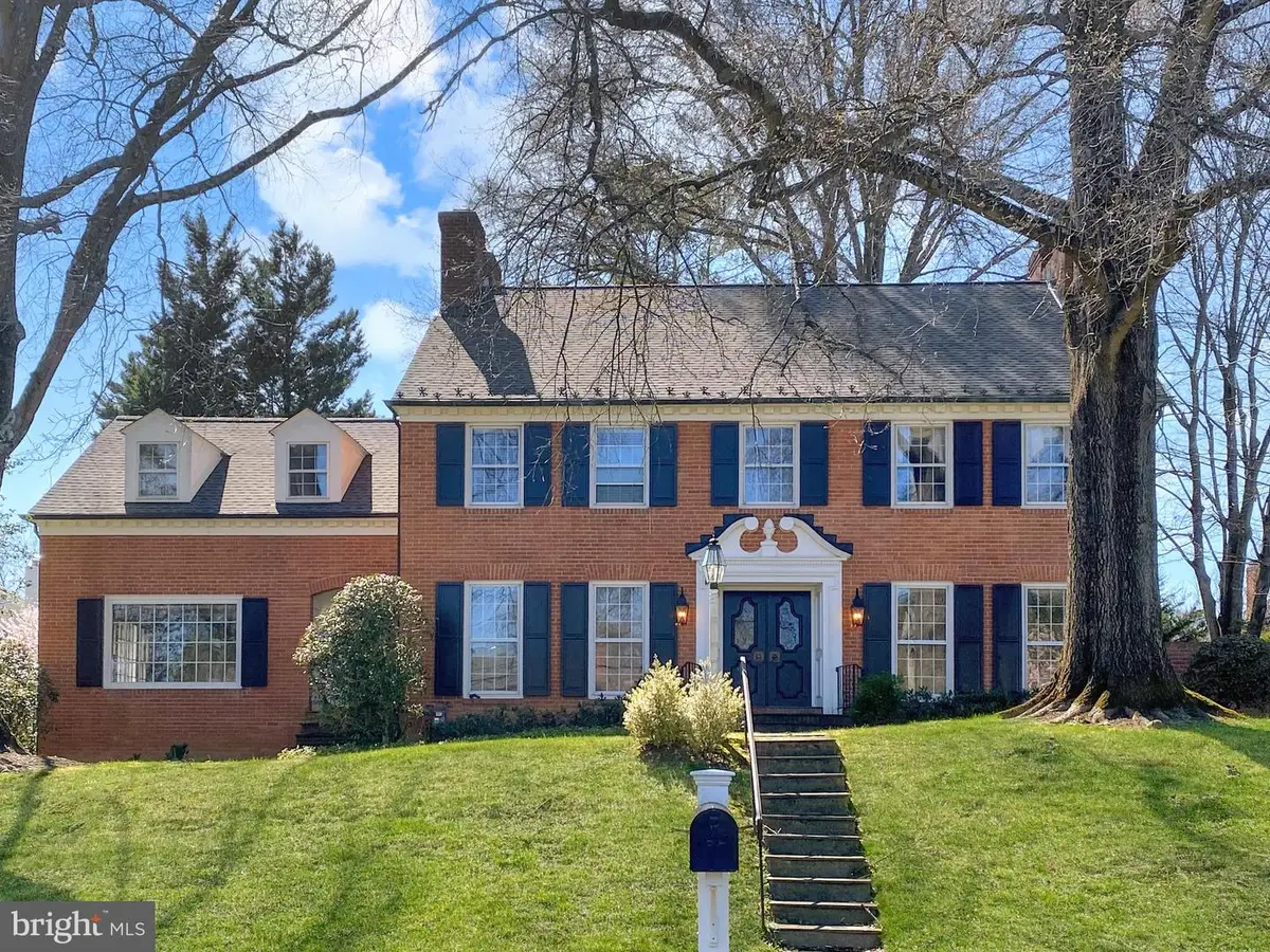 10008 Carmelita Dr, Potomac, MD 20854 - #1