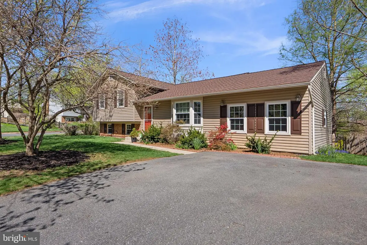 8505 Calypso Ln, Gaithersburg, MD 20879 - #1