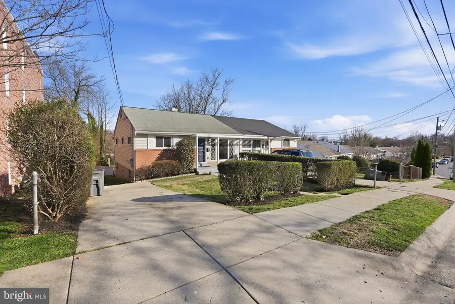 604 Blandford St, Rockville, MD 20850 - #2