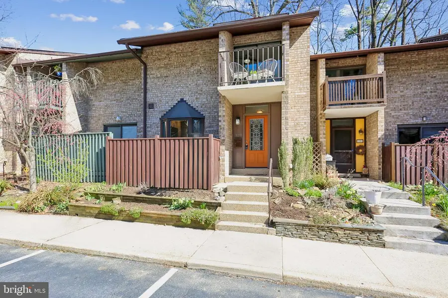 9211 Three Oaks Dr, Silver Spring, MD 20901 - #2