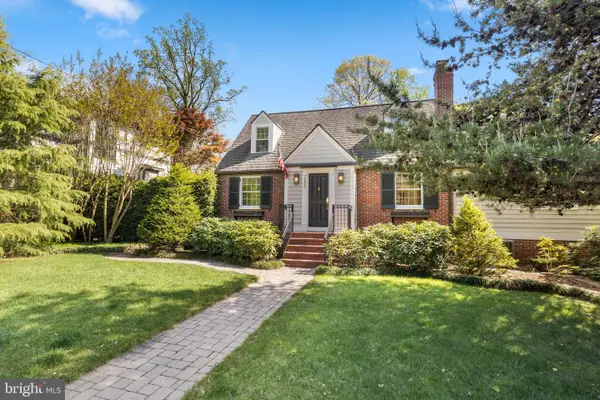 5624 Madison St, BETHESDA, MD 20817