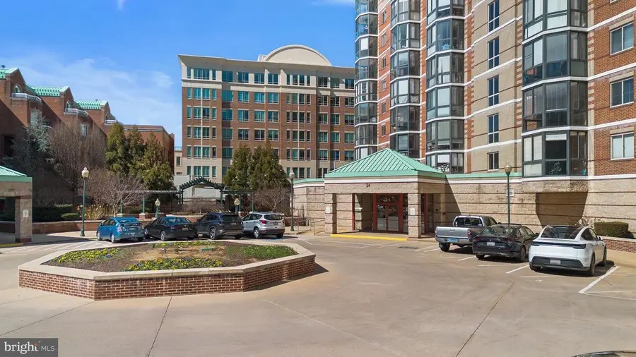 24 Courthouse Sq #611, Rockville, MD 20850 - #2