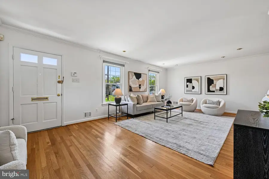 10706 Stoneyhill Dr, Silver Spring, MD 20901 - #2