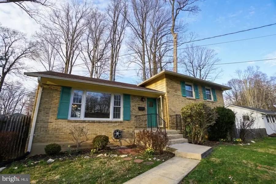 13911 Castaway Dr, Rockville, MD 20853 - #2