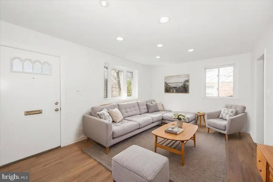 11852 Huggins Dr, Silver Spring, MD 20902 - #2