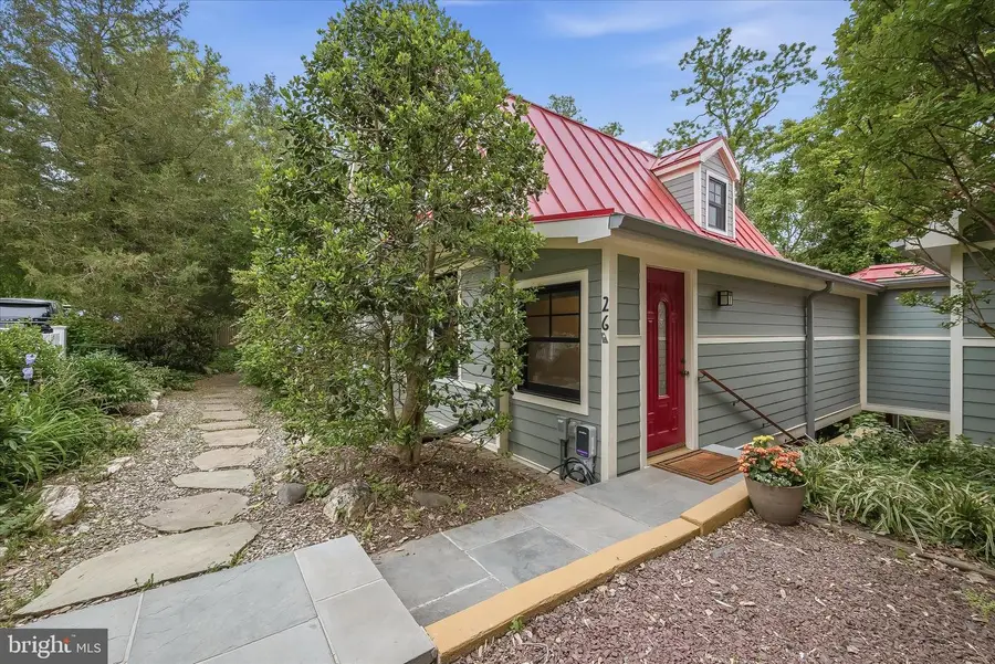 26 Wellesley Cir, Glen Echo, MD 20812 - #3